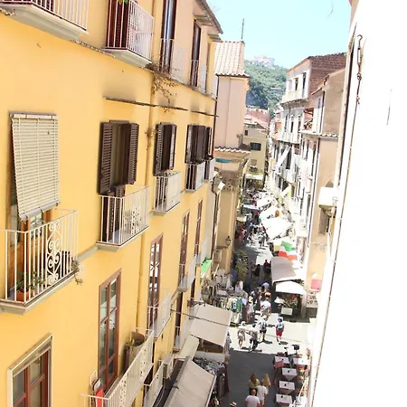 Palazzo Ammone - Sedil Dominova