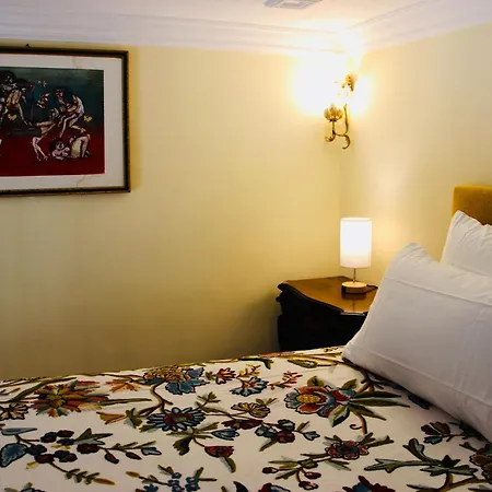 Palazzo Ammone - Sedil Dominova *