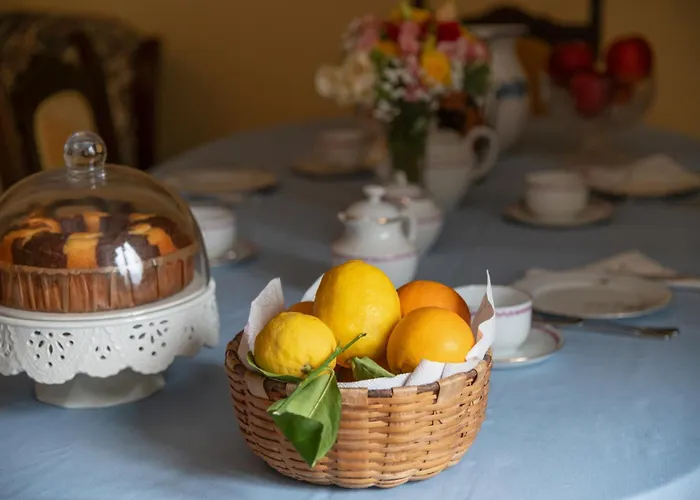 Palazzo Ammone - Sedil Dominova